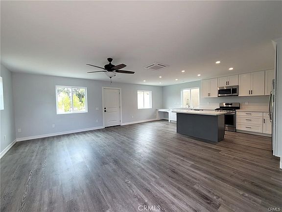 4th image of 1485 Surrey Hts