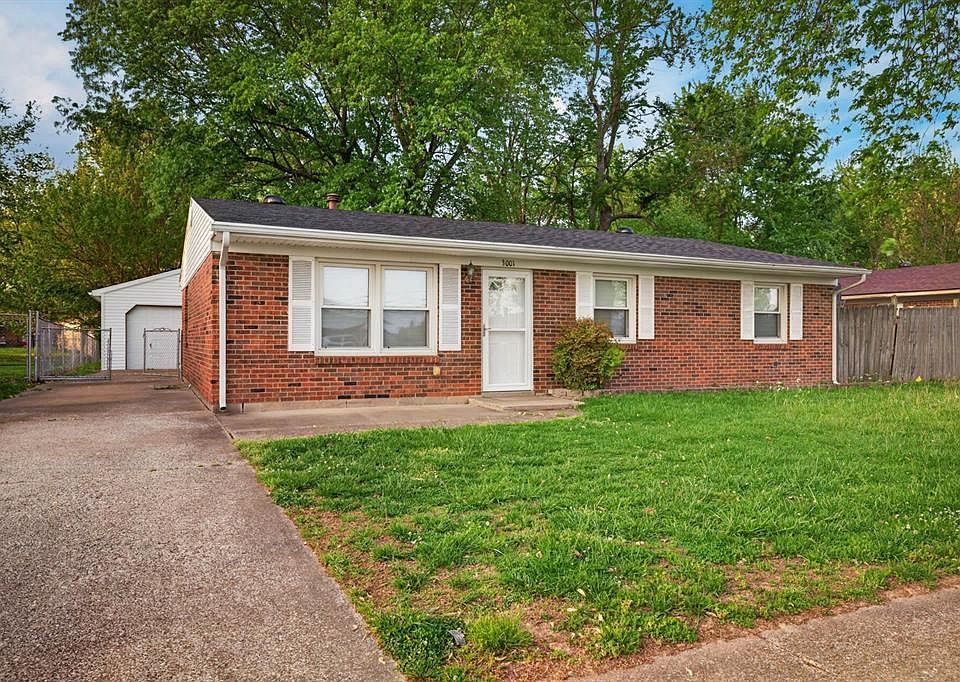 1st image of 3001 E Yellowstone Dr