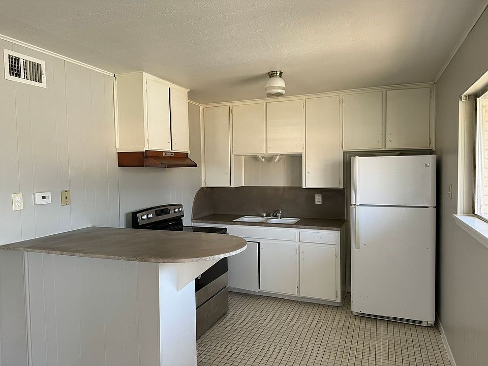 1st image of 1702 N 8th St #4