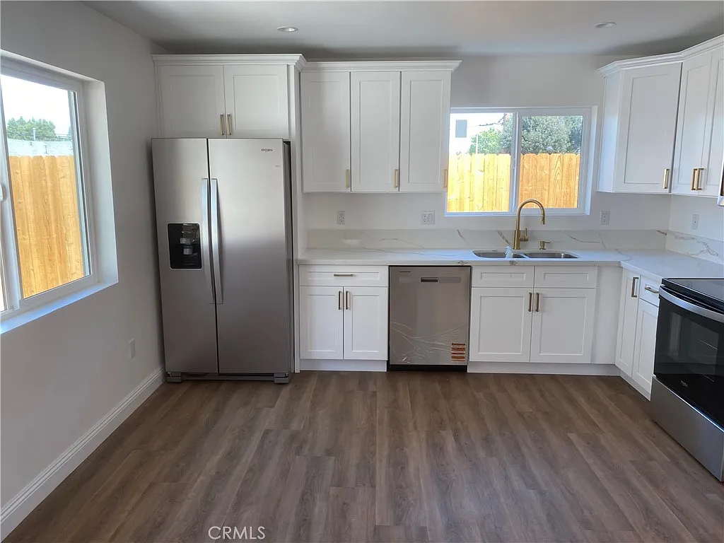 2 bed, 1000 sqft, $2,350 — Photo 2