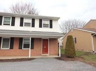 71 Akron Rd, Ephrata, PA 17522