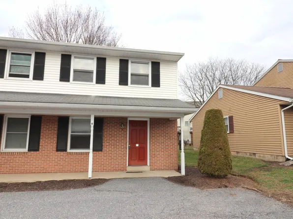 71 Akron Rd, Ephrata, PA 17522