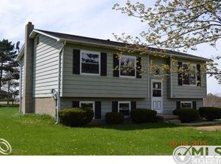 5821 Southwood St, North Branch, MI 48461