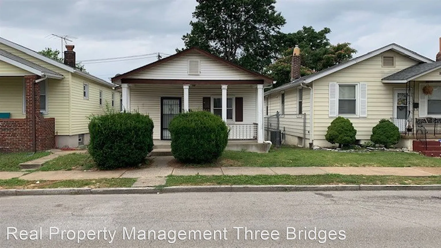 3938 Randall St photo 1