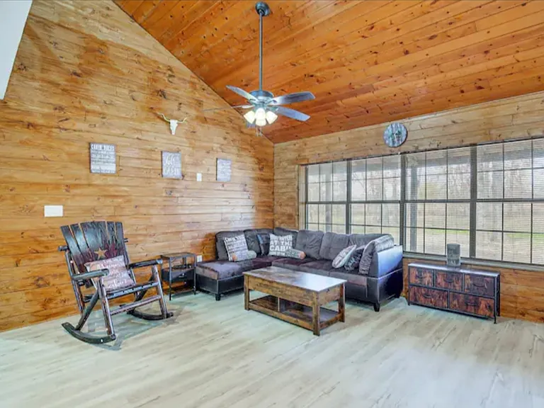 831 County Road 1917 — Photo 6