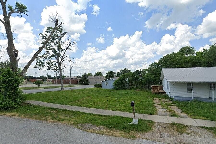 2nd image of 305 W Main Street