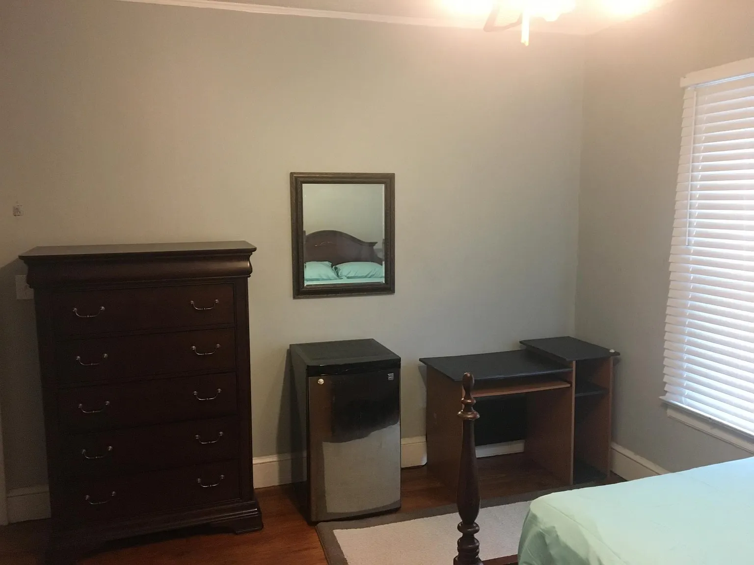 6 bed, 3243 sqft, $750 — Photo 4