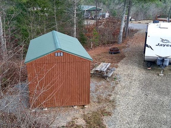 3rd image of 215 Pioneer Estates Rd