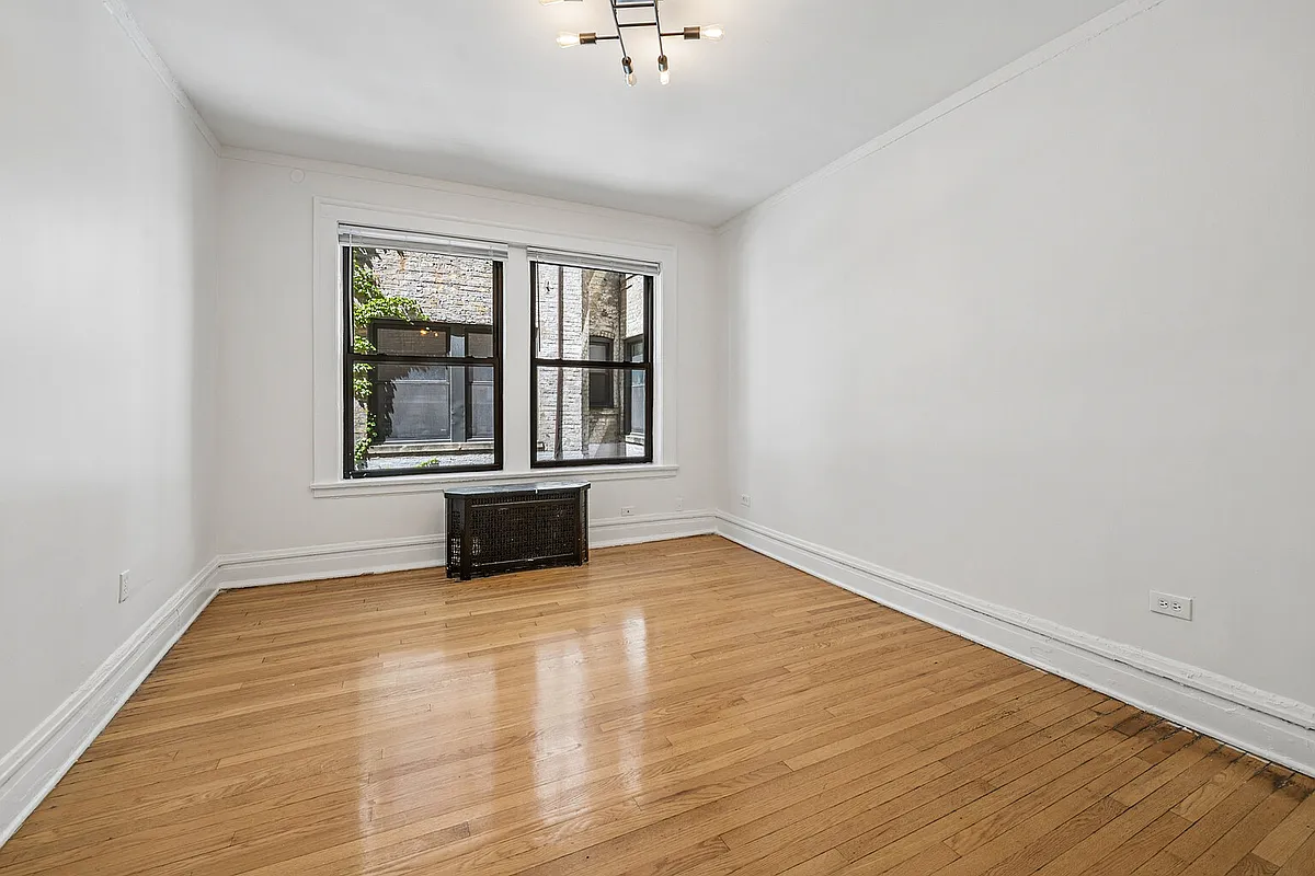 Building Photo - 439 W Melrose St #1B