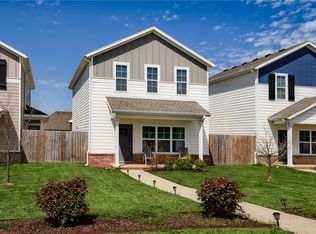 213 Carrington Ave #B, Lowell, AR 72745