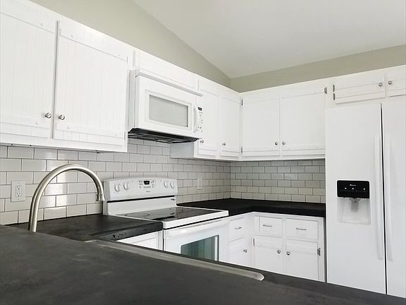 3rd image of 1513 SW Meridian Ave