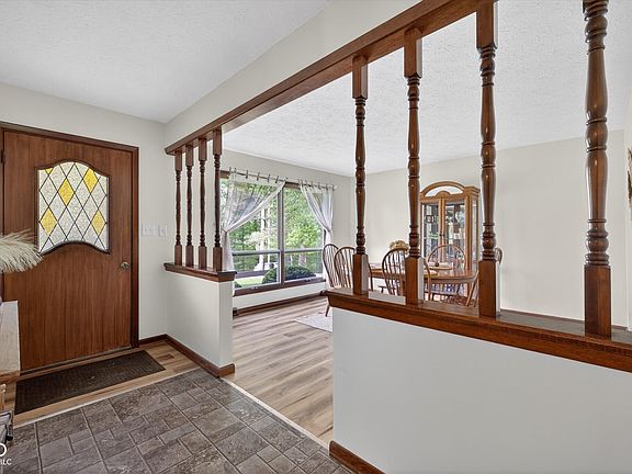 5th image of 982 E Coonpath Rd