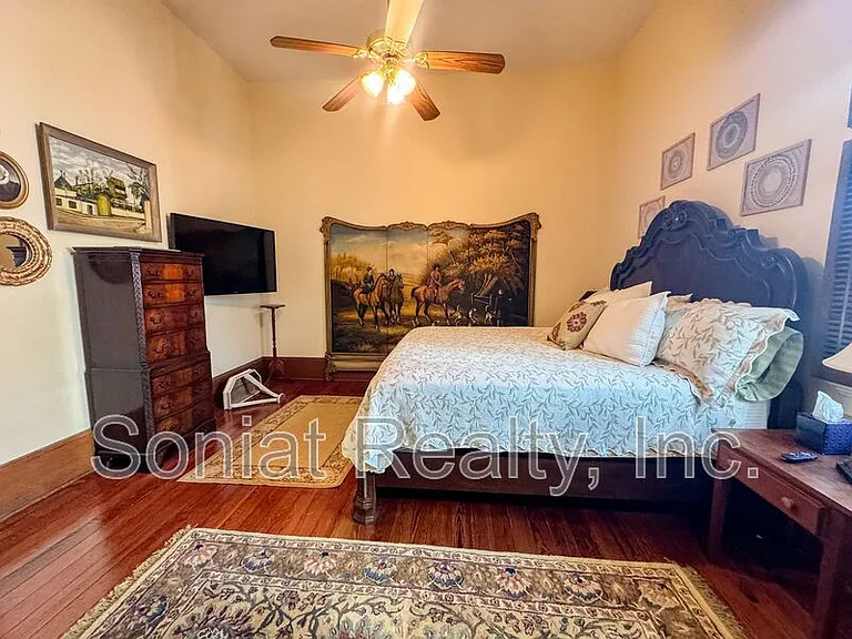 2726 Prytania St #7 — Photo 9