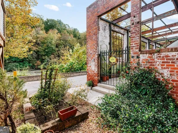 585 White Cir APT 27, Athens, GA 30605