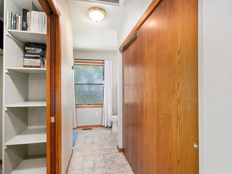 1702 Dora St — Photo 29