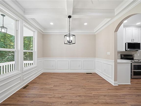 4th image of 1119 SE Plantation Dr SE
