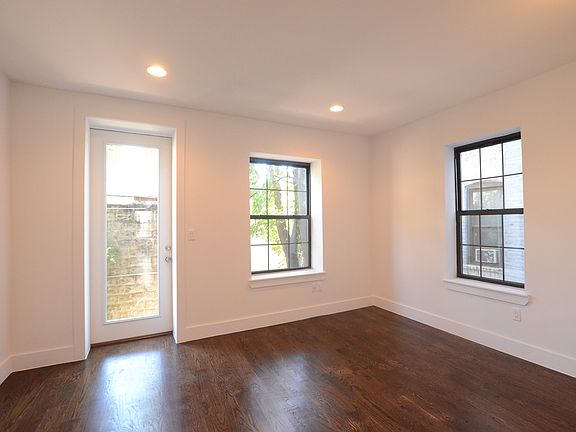4th image of 145 E 31st St