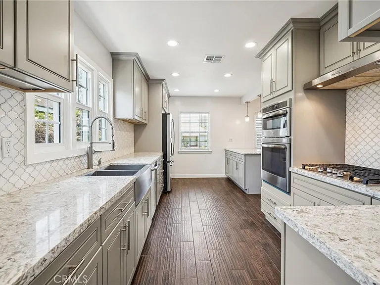 3816 S Victoria Ave — Photo 18