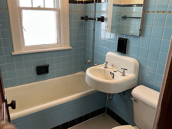 5th image of 4058 N 7th St