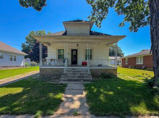 309 S Monroe St, Mackinaw, IL