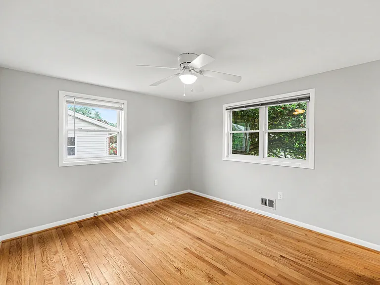 7014 Dower House Rd — Photo 10