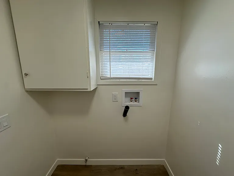 14330 Bon View Ave — Photo 13