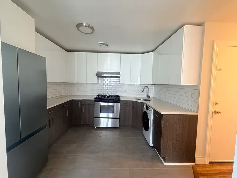 696 A Ave E #2 — Photo 23