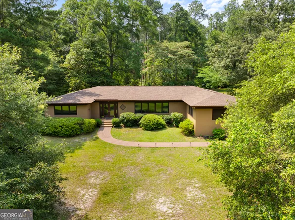 4894 Country Club Rd, Statesboro, GA 30458