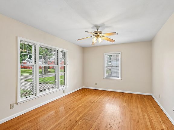 2nd image of 2006 50th St