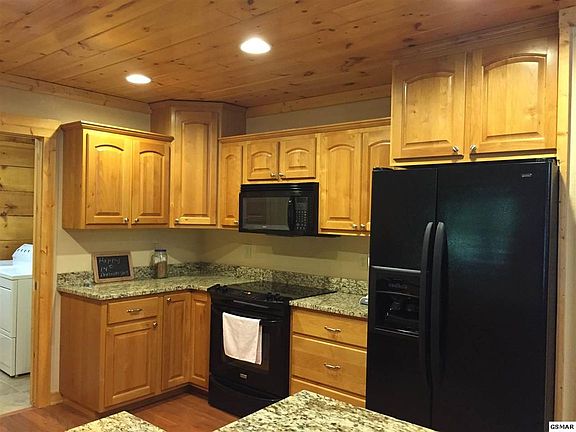 5th image of 3320 Valley Ln