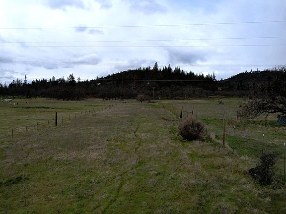 2nd image of 509 Rogue River Dr