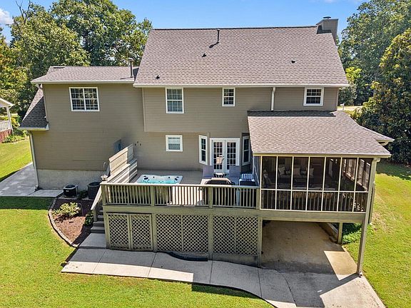 3rd image of 3905 Mount Verd Ln