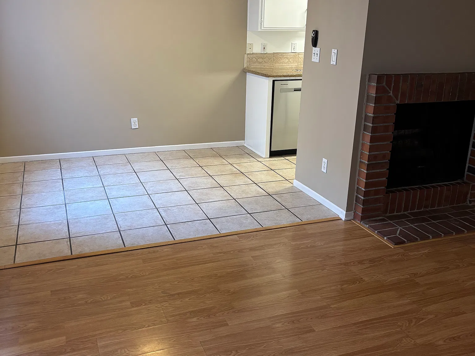 2 bed, 1050 sqft, $2,675 — Photo 2