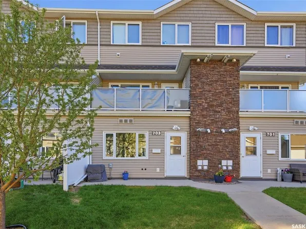 UNIT 703-1022 Hampton CIRCLE, Saskatoon, SK S7R 0K3