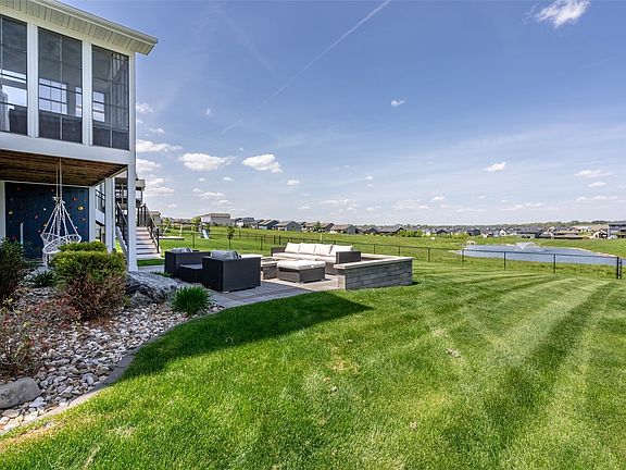 4th image of 1350 E Tartan Dr