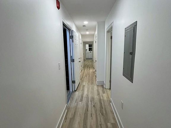 3rd image of 435 W Girard Ave Floor 2