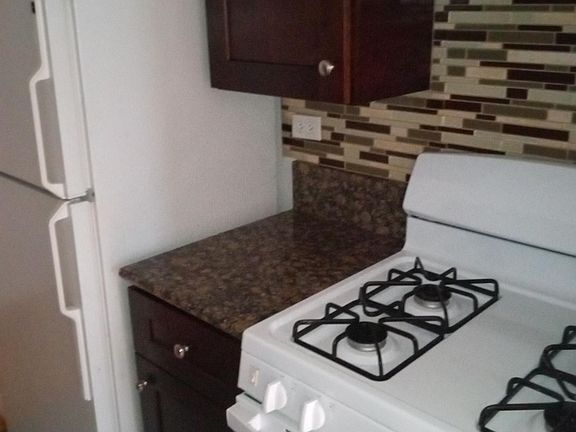 2nd image of 3712 N Pine Grove Ave #310