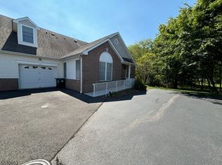 6 Joseph Dr, Flemington, NJ 08822