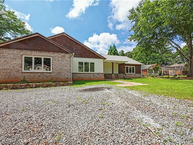 2909 Jones Mill Rd — Photo 1