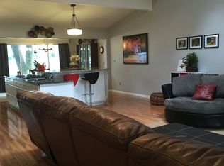 1112 Village Trail Rd, Maumee, OH 43537