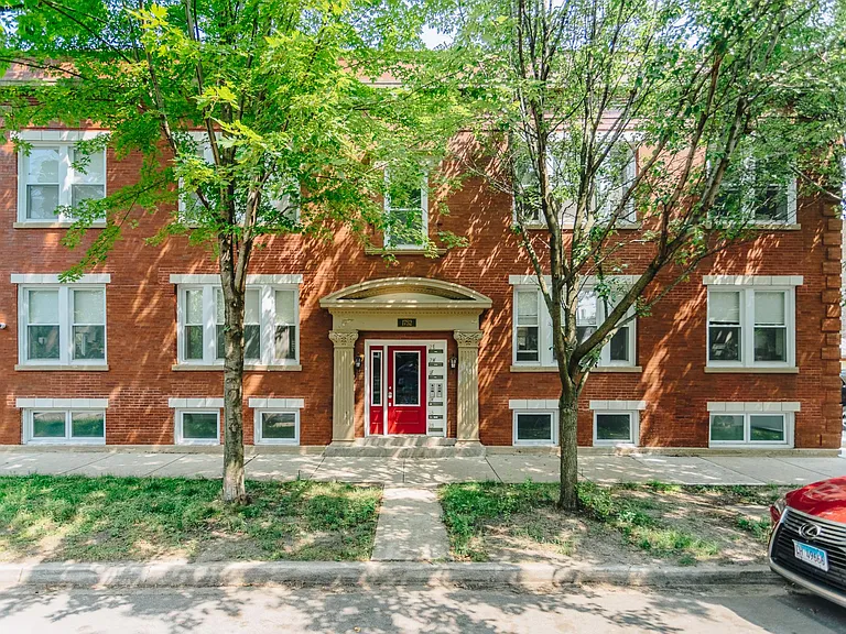 1752 W Catalpa Ave #2W — Photo 25