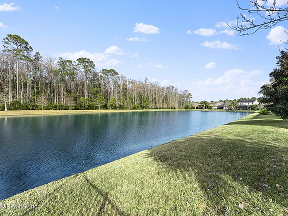 3rd image of 161 PALM ISLAND Way