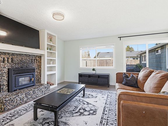 3rd image of 4900 Wintler Dr