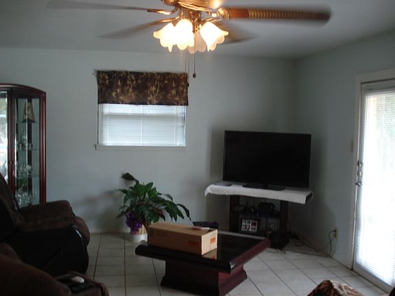 5th image of 3502 East Dr