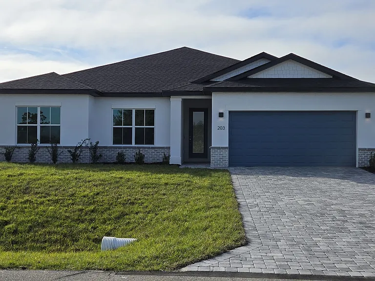 203 Wright Dr — Photo 1