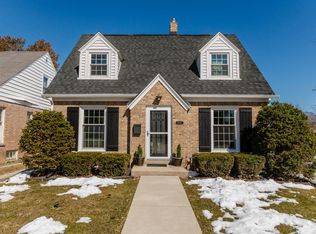 5736 N Argyle Ave, Glendale, WI 53209