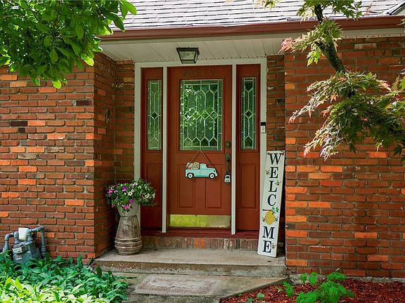 2nd image of 20819 NE 171st St