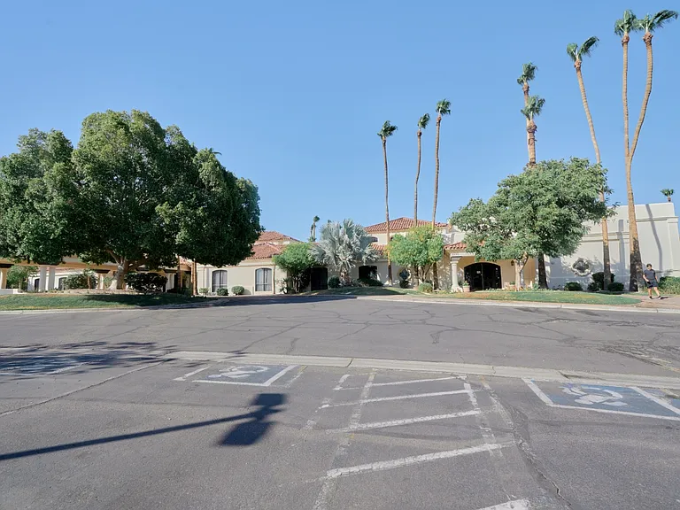 1317 N Palmsprings Dr — Photo 23