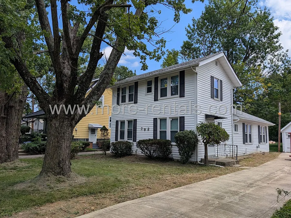 392 Collingwood Ave