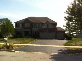 441 N Sycamore Ln, North Aurora, IL 60542